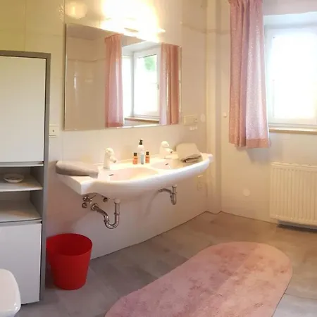 Wunderschoene Mit Seeblick