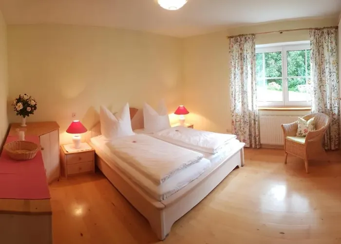 Wunderschoene Mit Seeblick Целль-ам-Мос